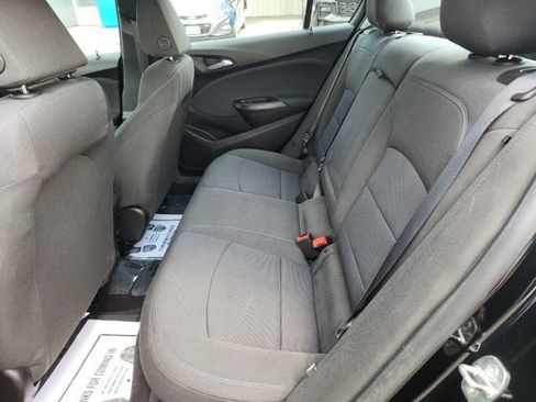 Used 2019 Chevrolet Cruze LT w/ Convenience Package FWD image 9