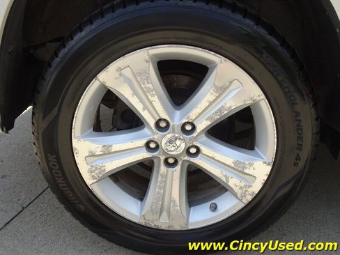 Used 2010 Toyota Highlander Limited AWD/4WD image 32