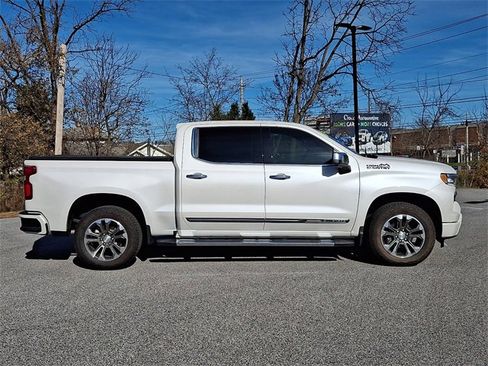 Used 2024 Chevrolet Silverado 1500 High Country w/ Technology Package image 11