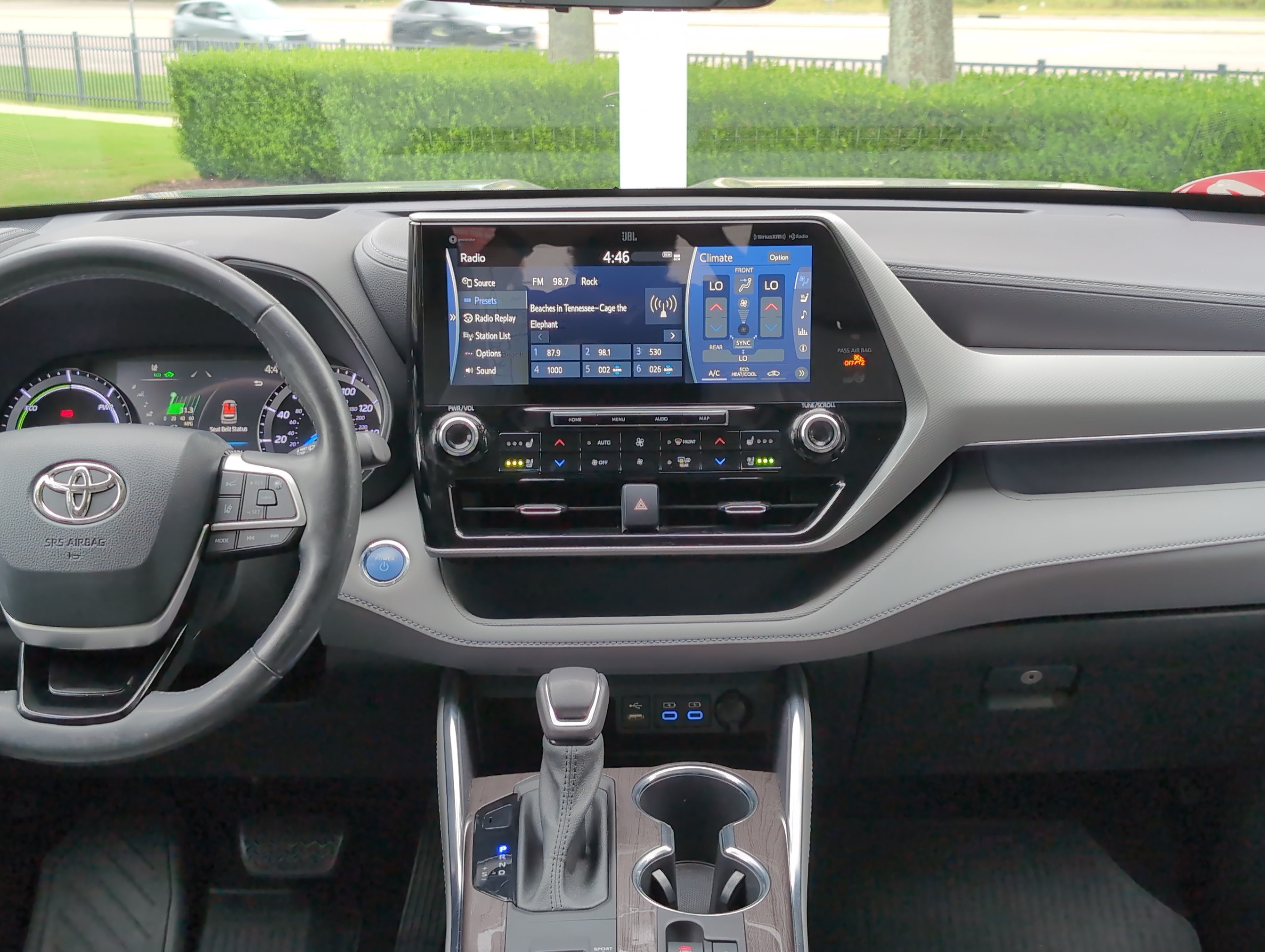 Used 2022 Toyota Highlander Platinum FWD image 29