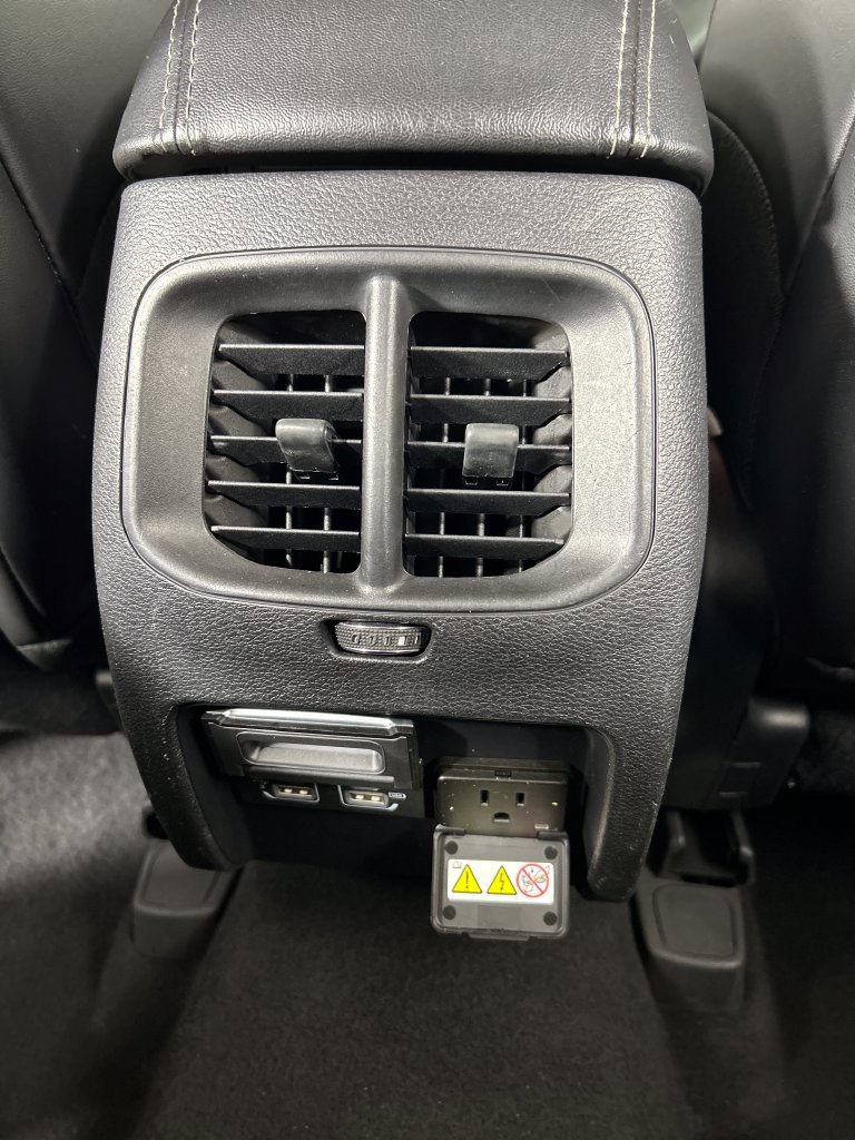 Used 2019 Jeep Cherokee Limited AWD/4WD image 19