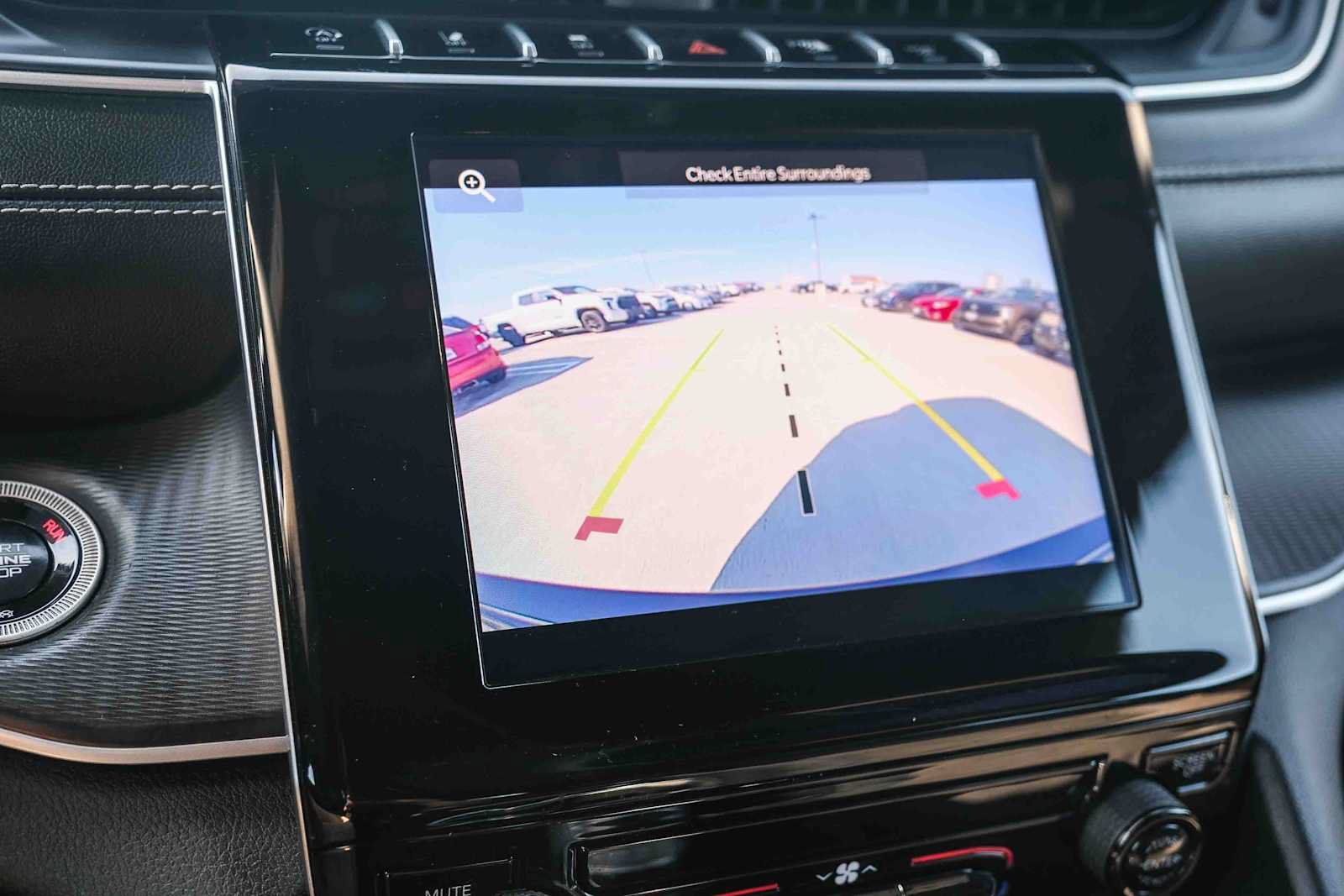 Used 2024 Jeep Grand Cherokee Laredo RWD image 24