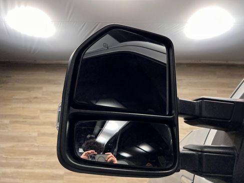 Used 2019 Ford F250 Lariat w/ Chrome Package image 28