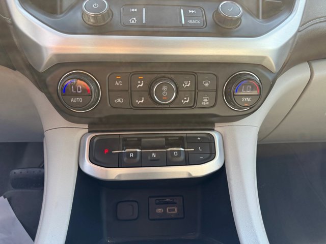 Used 2020 GMC Acadia SLT w/ Driver Alert Package II FWD image 12