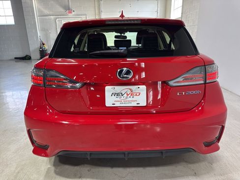 Used 2017 Lexus CT 200h w/ Navigation System Package image 6