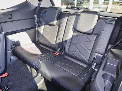 New 2026 Volkswagen Atlas SE image 17