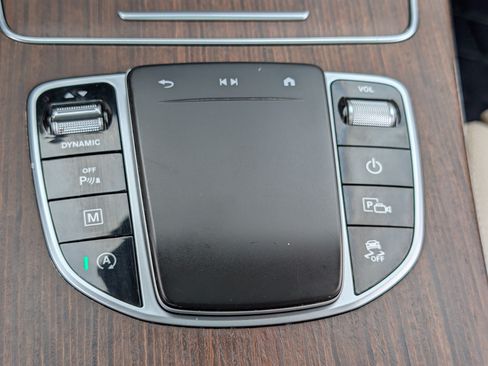 Used 2021 Mercedes-Benz GLC 300 4MATIC image 26