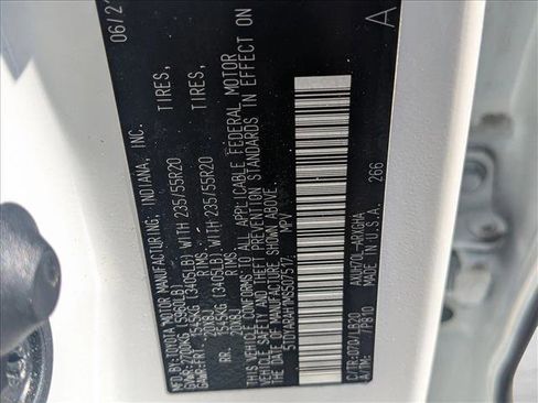 Used 2021 Toyota Highlander Limited image 25