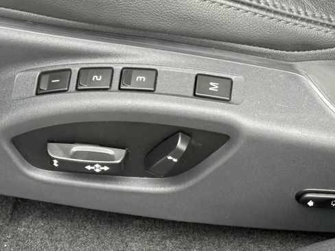 Used 2016 Volvo XC60 T5 Platinum w/ Climate Package image 8