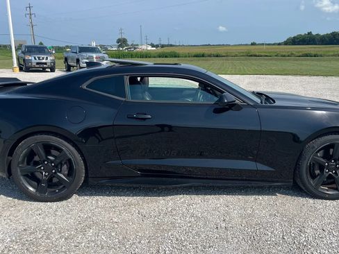Used 2016 Chevrolet Camaro SS RWD image 2