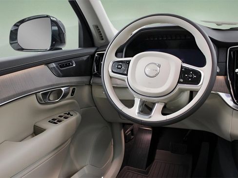 New 2026 Volvo XC90 B6 Ultra w/ Protection Package Premier image 15