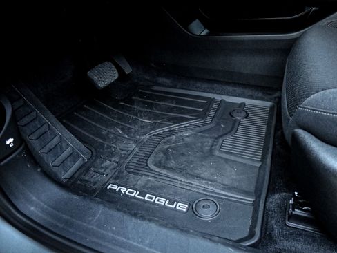 Used 2025 Honda Prologue EX image 17