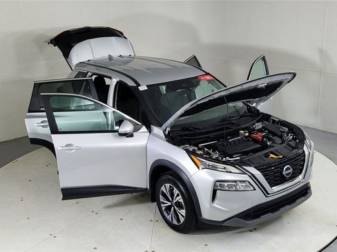Certified 2022 Nissan Rogue SV image 25