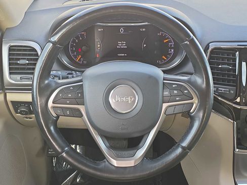 Used 2020 Jeep Grand Cherokee Limited w/ Luxury Group II image 19