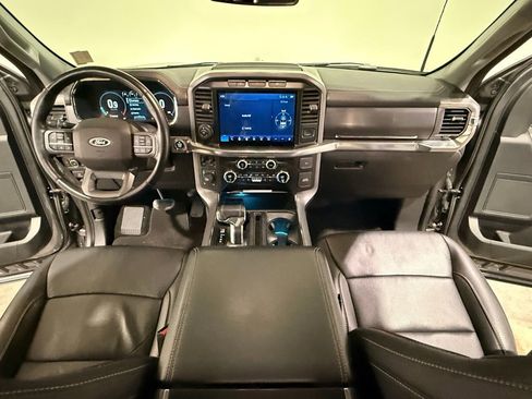 Used 2021 Ford F150 Lariat w/ Trailer Tow Package image 16