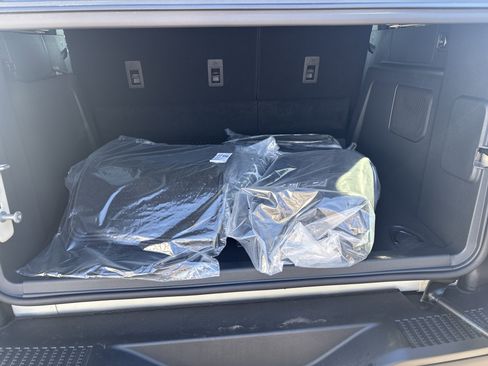 New 2025 Ford Bronco Badlands image 5