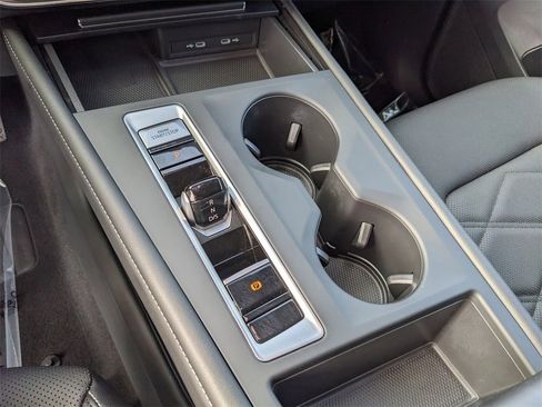 Certified 2024 Volkswagen Atlas SE image 23