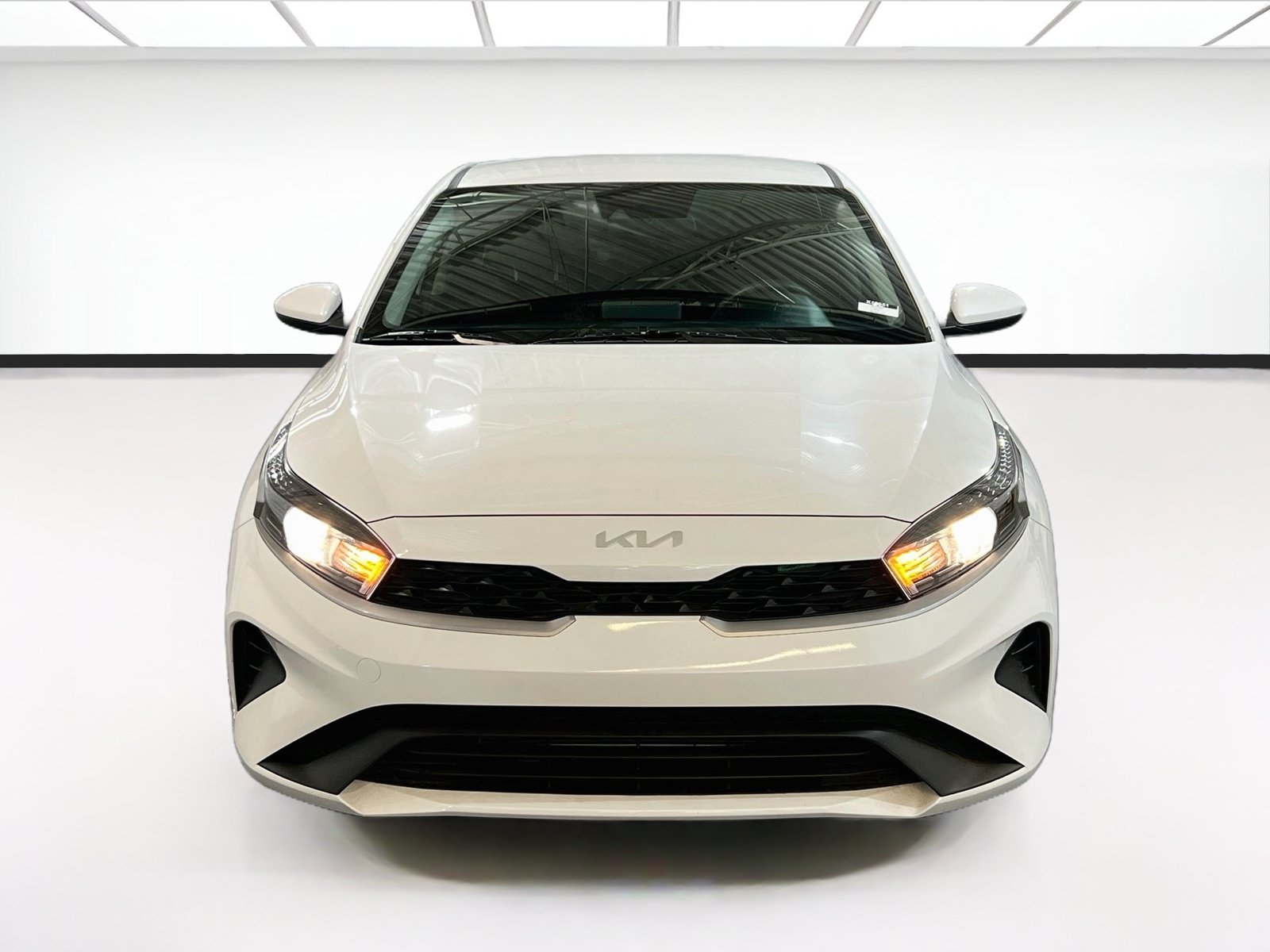Used 2024 Kia Forte LXS FWD image 2