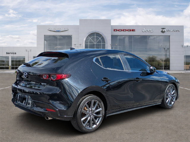 Used 2019 MAZDA MAZDA3 Hatchback w/ Preferred Package FWD image 3