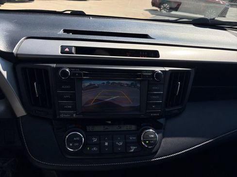 Used 2017 Toyota RAV4 XLE w/ Carpet Mat Package AWD/4WD image 28