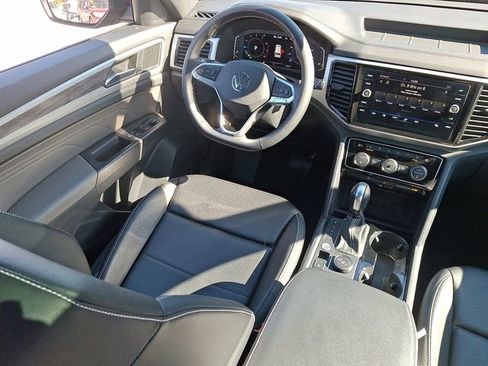 Used 2022 Volkswagen Atlas Cross Sport SE image 14