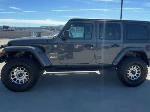 Used 2020 Jeep Wrangler Unlimited Sahara image 5