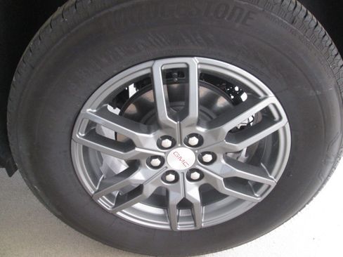 New 2025 GMC Acadia Elevation image 30