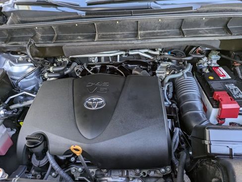 Used 2022 Toyota Highlander Platinum image 26