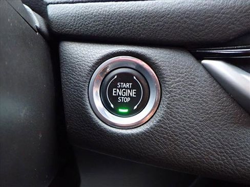 Used 2024 Cadillac XT4 Premium Luxury image 24