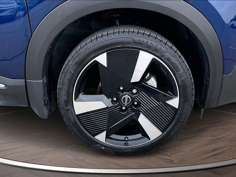 Certified 2025 Nissan Kicks SR w/ Interior Electronics Package image 9