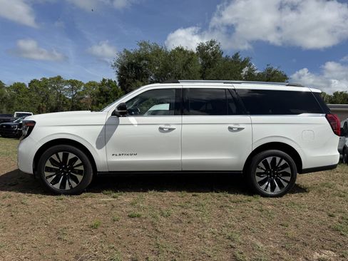 Certified 2025 Ford Expedition Max Platinum w/ Driver's Package AWD/4WD image 7