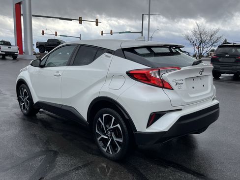 Used 2020 Toyota C-HR XLE image 6