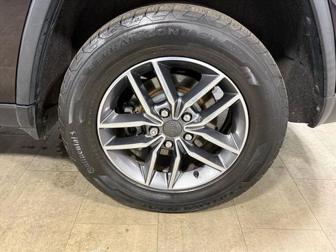 Used 2020 Jeep Grand Cherokee Limited image 14