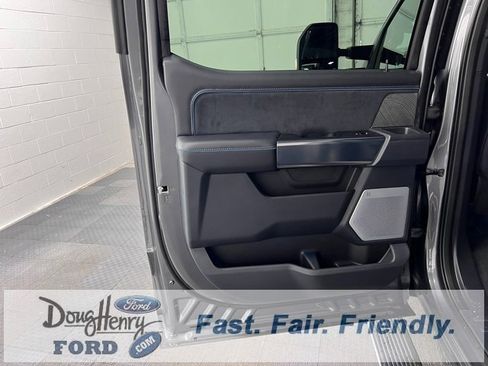 New 2025 Ford F350 Platinum w/ FX4 Off-Road Package image 32