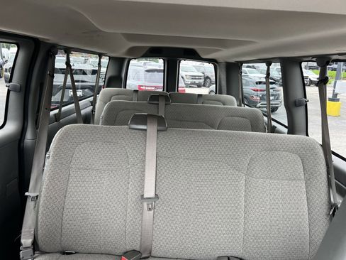 Used 2025 Chevrolet Express 3500 LT w/ LT Preferred Equipment Group RWD image 30