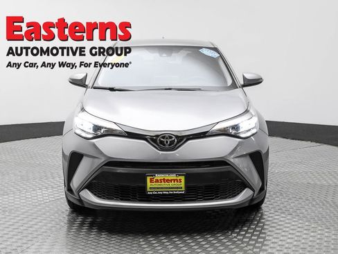 Used 2020 Toyota C-HR LE image 2