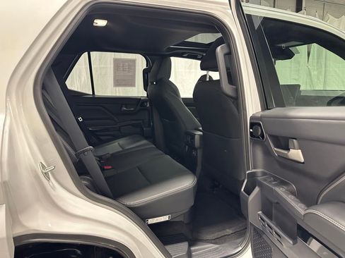 Used 2025 Toyota 4Runner Limited AWD/4WD image 50