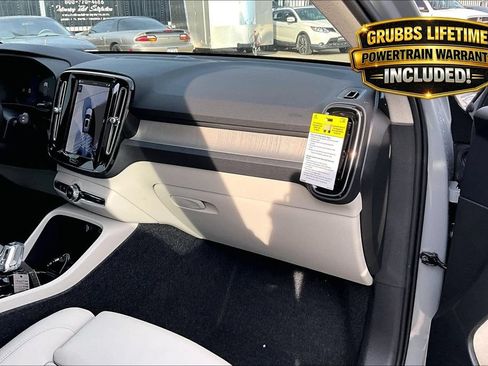 New 2026 Volvo XC40 B5 Ultra w/ Climate Package AWD/4WD image 7
