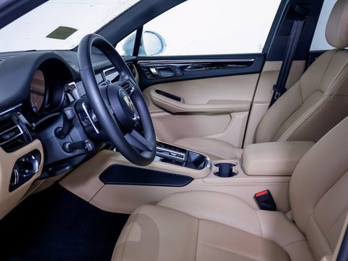 Certified 2026 Porsche Macan AWD/4WD image 36