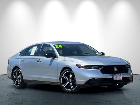 Used 2024 Honda Accord Sport image 2