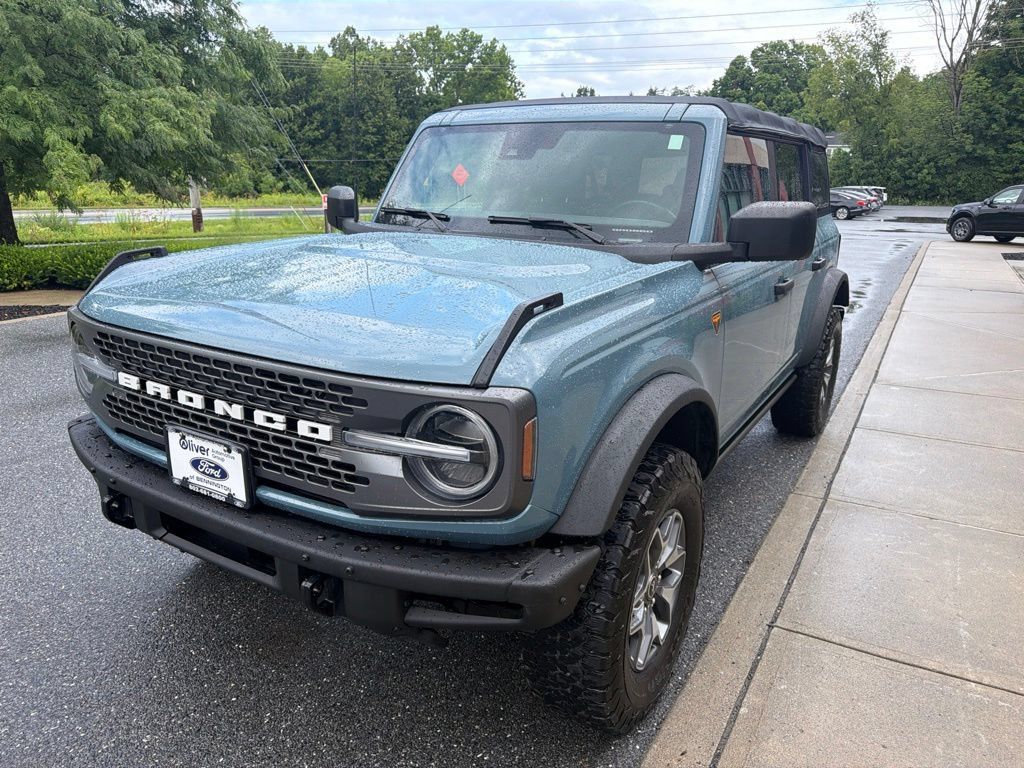 Used 2022 Ford Bronco Badlands AWD/4WD image 3
