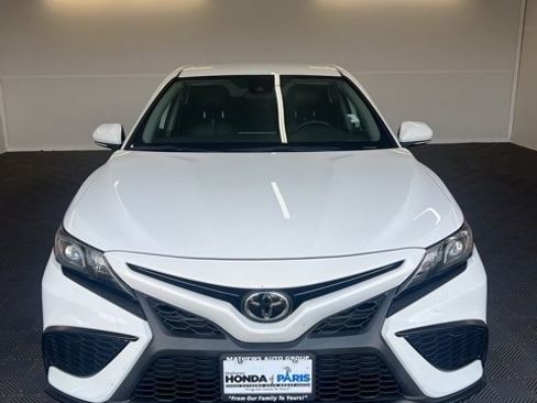 Used 2023 Toyota Camry SE image 4
