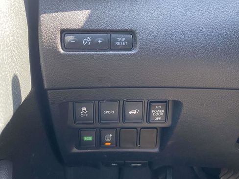 Used 2016 Nissan Rogue SL w/ SL Premium Package image 19