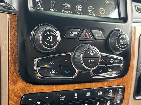 Used 2017 RAM 3500 Laramie Longhorn image 21