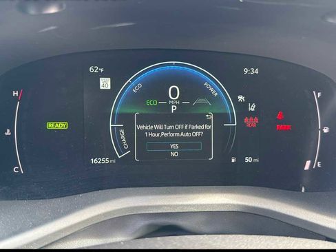 Used 2025 Toyota Camry SE image 5