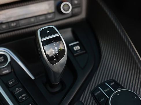 Used 2019 BMW i8 Roadster image 41