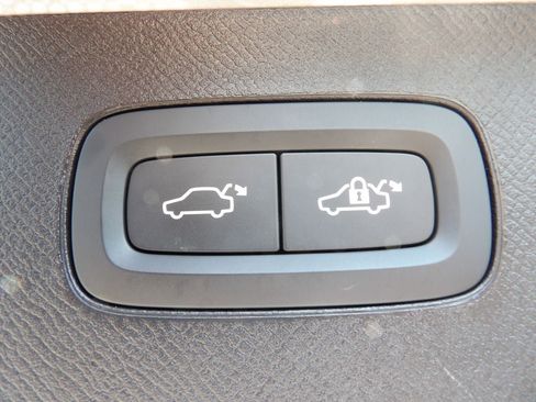 Certified 2026 Volvo XC90 B6 Plus AWD/4WD image 27