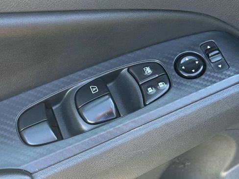 Certified 2025 Nissan Altima 2.5 SV FWD image 18