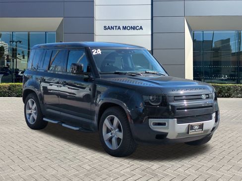 Used 2024 Land Rover Defender 110 SE image 7