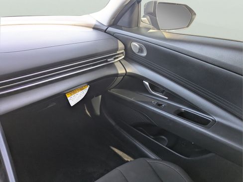 Used 2024 Hyundai Elantra SEL FWD image 14